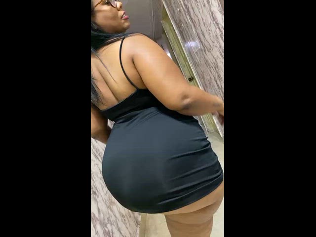 Preview 4: MissHugeAss  Auf meiner Livecam werden Deine Wünsche erfüllt